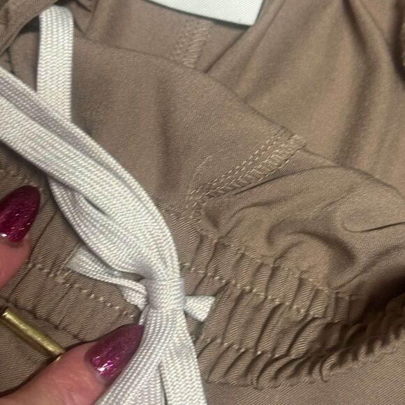 Women's Varley Everyly Turnup Taper Taupe Stone stretch twill Pants sz medium - Picture 7 of 10